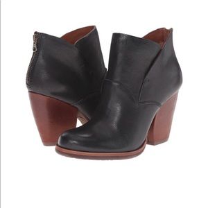 Kork Ease women’s size 10 Castenada bootie